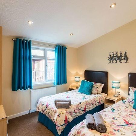 Windermere Retreat - White Cross Bay Holiday Park Extérieur photo