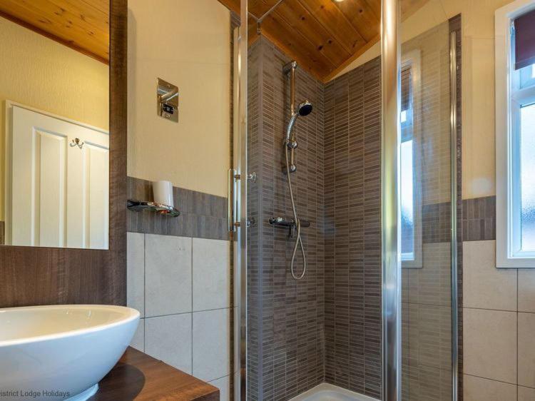 Windermere Retreat - White Cross Bay Holiday Park Extérieur photo